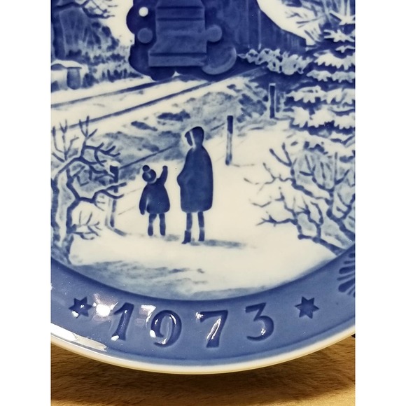 Plate Going Home for Christmas 1973 Royal Copenhagen Porcelain Denmark V… - Picture 8 of 12